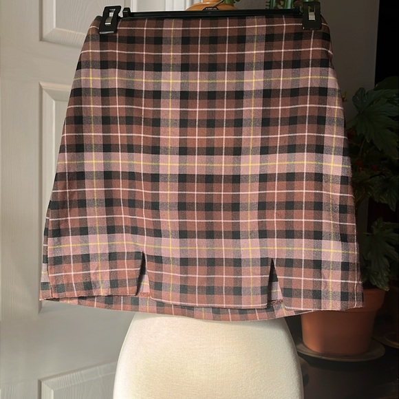 GB Plaid Blazer & Skirt Set - Picture 6 of 10